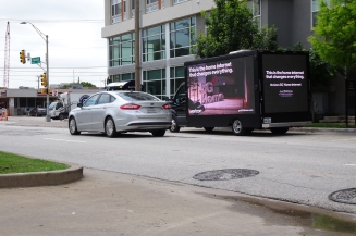 Hyper-local Advertising: How Digital Billboards Can Adapt to Local Trends and Events
